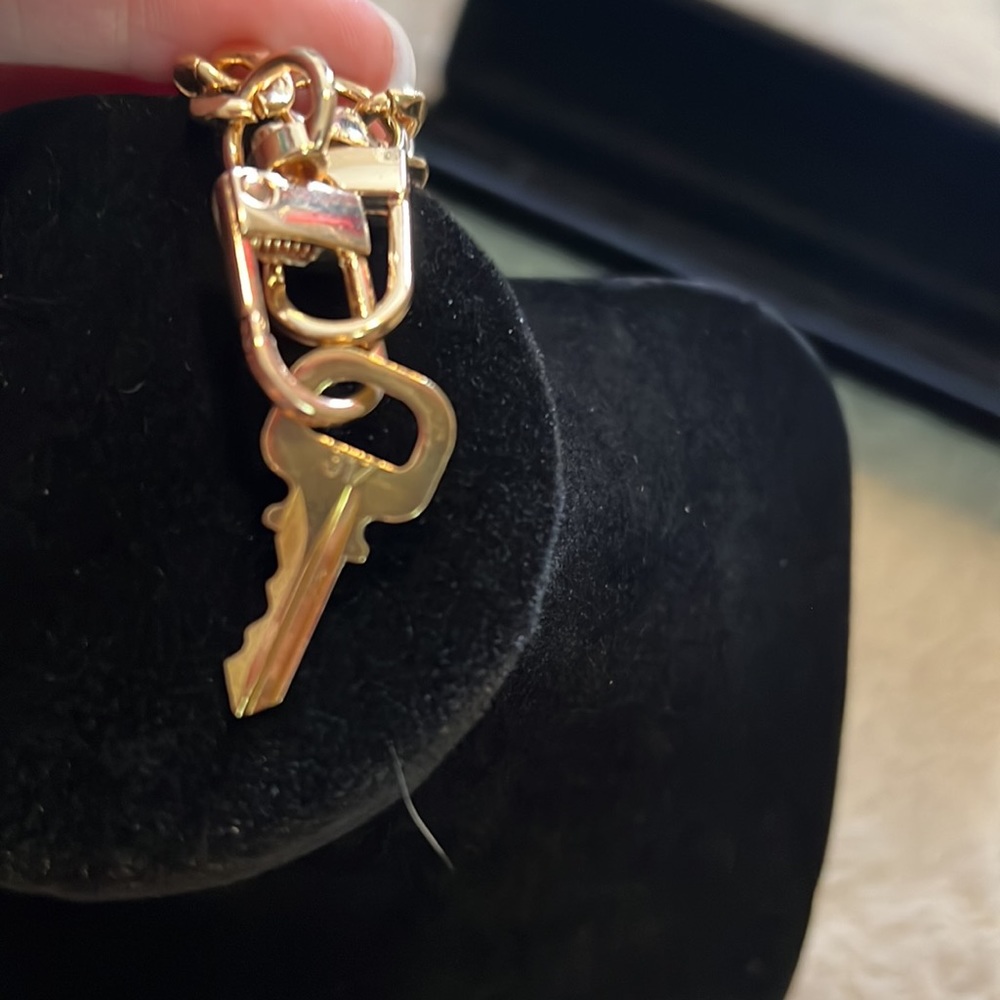 LV lock & key # 317 comes W/ 2 unbranded chain in a gift box Price Is Firm - Picture 9 of 12